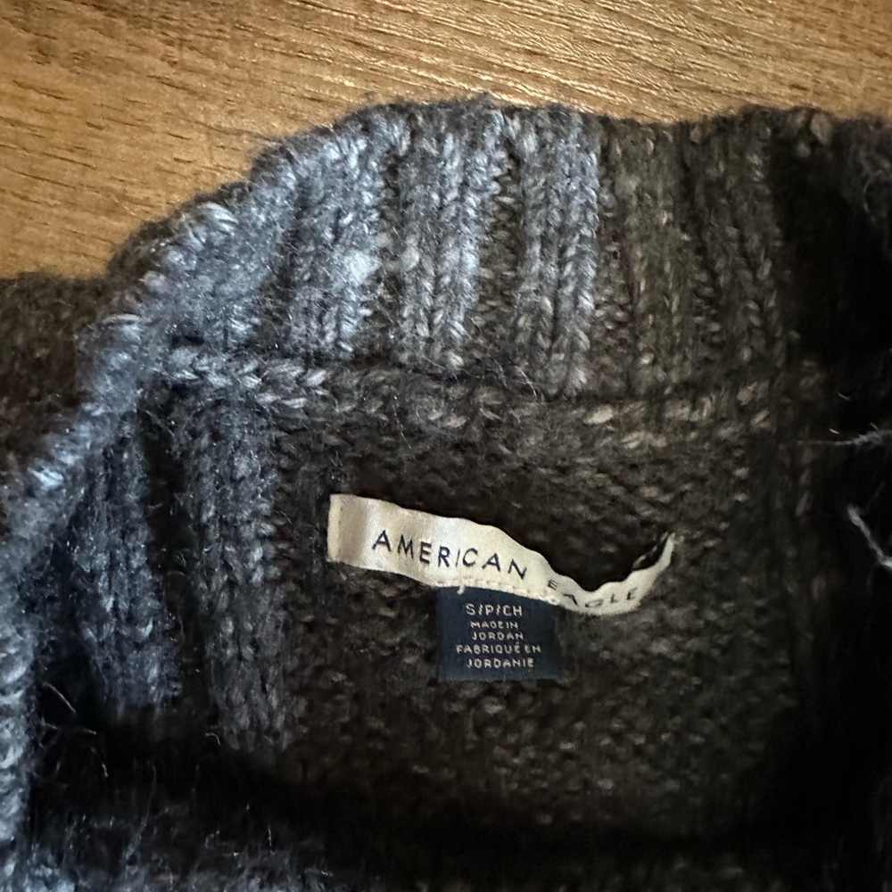 AE sweater - image 3